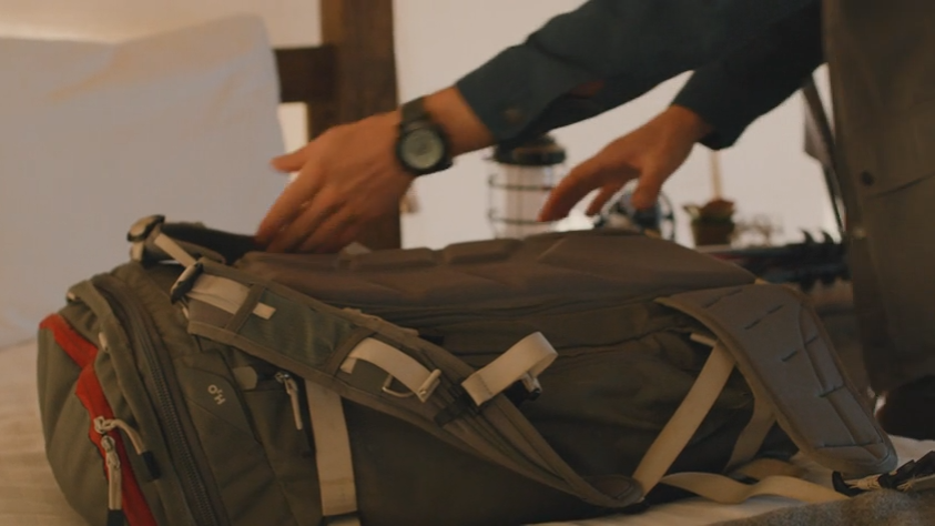 What Smart Travelers Keep Organized Outside Their Suitcase